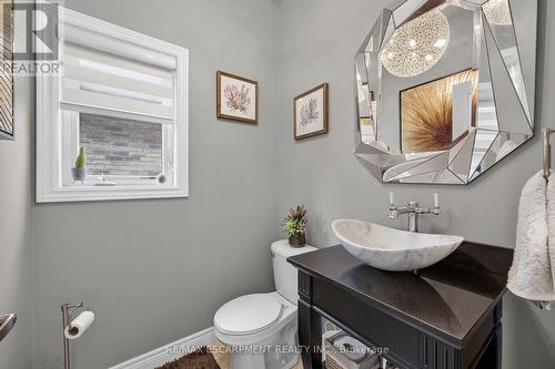 68 Garinger Crescent, Hamilton, ON - Indoor Photo Showing Bathroom