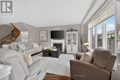 68 Garinger Crescent, Hamilton, ON - Indoor Photo Showing Living Room With Fireplace