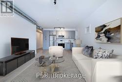 MAIN - 87 HAMMERSMITH AVENUE Toronto, ON M4E 2W3
