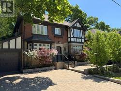 607 SPADINA ROAD Toronto, ON M5P 2X1