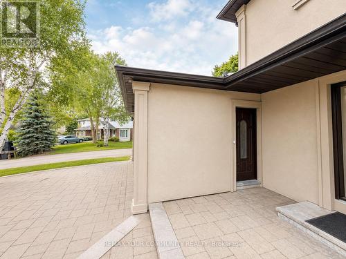 LOWER UNIT - 77 BESWICK DRIVE , Newmarket, Ontario L3Y 1E8 2