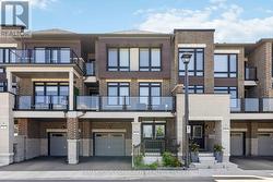 92 HOLYROOD CRESCENT Vaughan, ON L4H 5G2