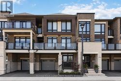 92 HOLYROOD CRESCENT Vaughan, ON L4H 5G2