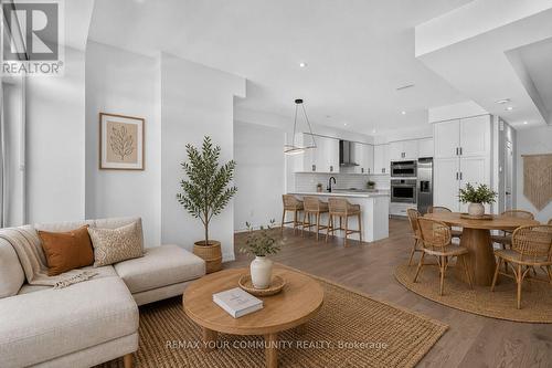 92 Holyrood Crescent, Vaughan, ON - Indoor Photo Showing Other Room