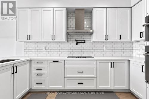 92 Holyrood Crescent, Vaughan, ON - Indoor Photo Showing Kitchen With Upgraded Kitchen