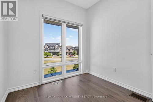 92 Holyrood Crescent, Vaughan, ON - Indoor Photo Showing Other Room