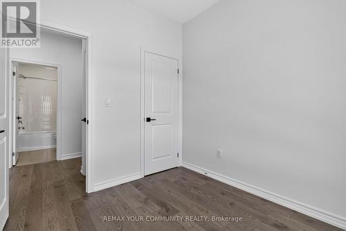 92 Holyrood Crescent, Vaughan, ON - Indoor Photo Showing Other Room