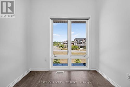 92 Holyrood Crescent, Vaughan, ON - Indoor Photo Showing Other Room