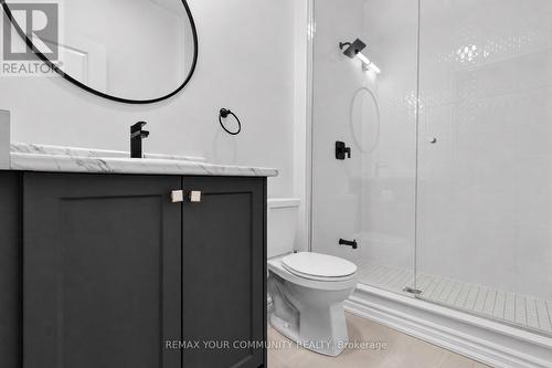 92 Holyrood Crescent, Vaughan, ON - Indoor Photo Showing Bathroom