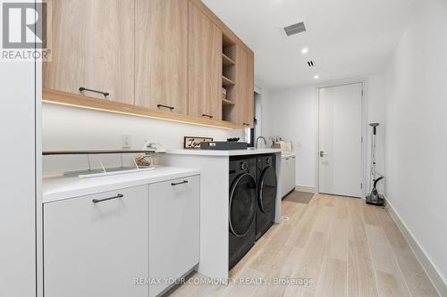 35 Riverside Boulevard, Vaughan, ON - Indoor Photo Showing Laundry Room