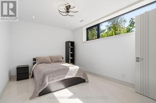 35 Riverside Boulevard, Vaughan, ON - Indoor Photo Showing Bedroom