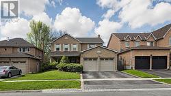 48 BEATTY CRESCENT Aurora, ON L4G 5V4