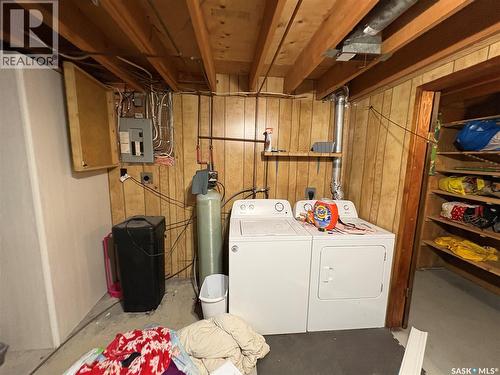 129 3Rd Street Ne, Wadena, SK - Indoor Photo Showing Laundry Room