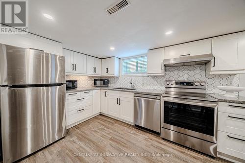 60 Dorking Crescent, Toronto, ON - Indoor Photo Showing Kitchen With Upgraded Kitchen