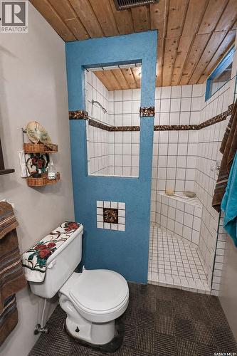 South Sask River Front Acreage, Prince Albert Rm No. 461, SK - Indoor Photo Showing Bathroom
