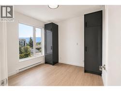 second bedroom - 