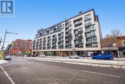 515 - 840 ST CLAIR AVENUE W Toronto, ON M6C 0A4