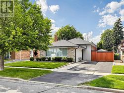 44 LEWISTON ROAD Toronto, ON M1P 1X9