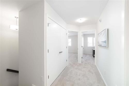 109 Ken Oblik Drive, Winnipeg, MB - Indoor Photo Showing Other Room