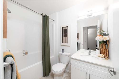 109 Ken Oblik Drive, Winnipeg, MB - Indoor Photo Showing Bathroom
