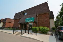 307 710 Kenaston Boulevard  Winnipeg, MB R3N 1Y3