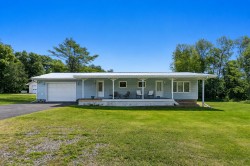 1064 Route 148 Litchfield, QC J0X 1H0