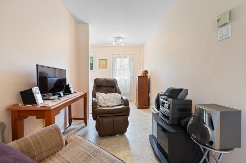 Bureau - 1064 Route 148, Litchfield, QC - Indoor