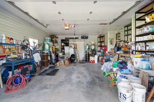 Garage - 1064 Route 148, Litchfield, QC - Indoor Photo Showing Garage