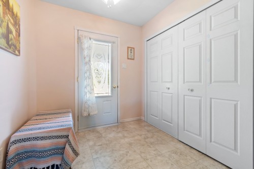 Hall d'entrée/Vestibule - 1064 Route 148, Litchfield, QC - Indoor Photo Showing Other Room