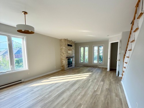 Salon - 1618 Rue Notre-Dame-De-Fatima, Laval (Duvernay), QC - Indoor With Fireplace