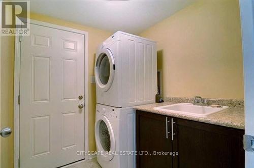 1136 Schooling Drive E, Oshawa, ON - Indoor Photo Showing Laundry Room