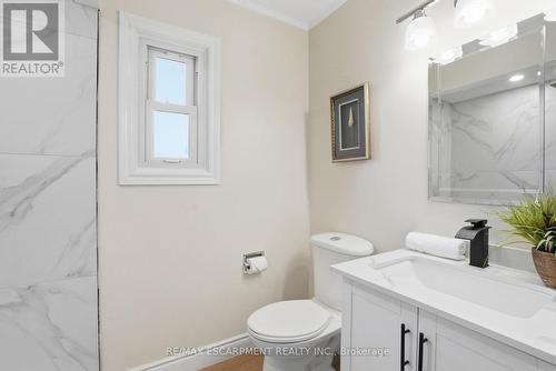 894 Garth Street, Hamilton, ON - Indoor Photo Showing Bathroom