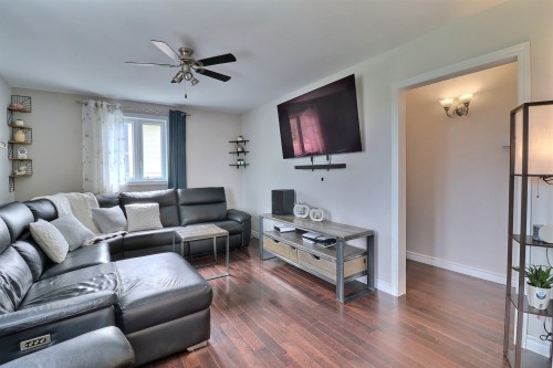 Salon - 720 Route Du Lac O., Alma, QC - Indoor Photo Showing Living Room