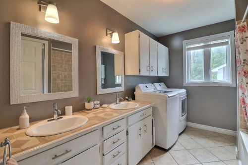 Salle de bains - 720 Route Du Lac O., Alma, QC - Indoor