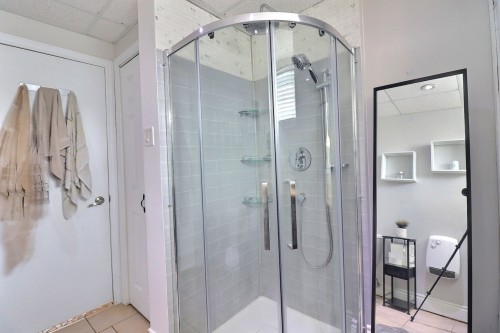 Salle de bains - 720 Route Du Lac O., Alma, QC - Indoor Photo Showing Bathroom