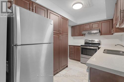 461 Rougewalk Drive, Pickering, ON - Indoor Photo Showing Kitchen With Double Sink