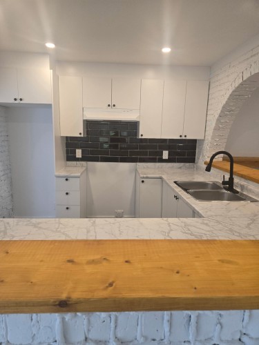 Cuisine - 1273 Ch. Du Mont-Loup-Garou, Sainte-Adèle, QC - Indoor Photo Showing Kitchen With Double Sink
