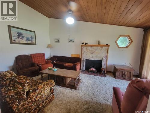 509 3Rd Street E, Wilkie, SK - Indoor Photo Showing Living Room With Fireplace