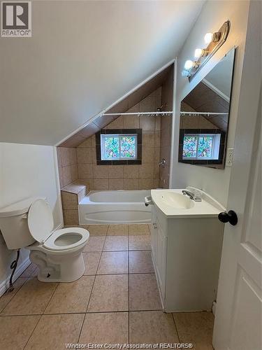 454 Crawford, Windsor, ON - Indoor Photo Showing Bathroom