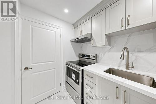 129 Appleby Crescent, Markham, ON - Indoor Photo Showing Kitchen
