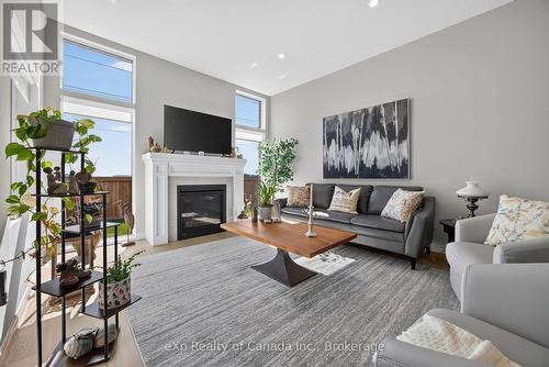 21 Evylean Court, St. Thomas, ON - Indoor Photo Showing Living Room With Fireplace