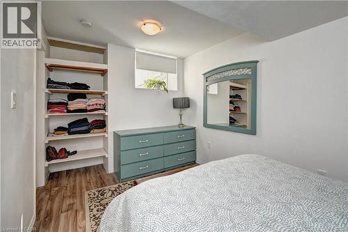 222 Baldwin Drive, Cambridge, ON - Indoor Photo Showing Bedroom