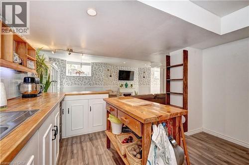 222 Baldwin Drive, Cambridge, ON - Indoor Photo Showing Kitchen