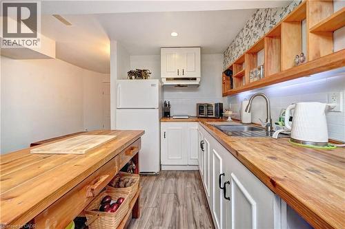 222 Baldwin Drive, Cambridge, ON - Indoor Photo Showing Kitchen
