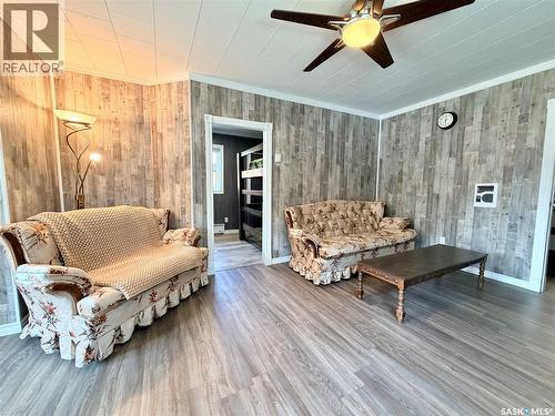 691 Joseph Crescent, Cochin, SK - Indoor Photo Showing Living Room