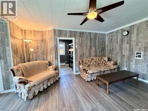 691 Joseph Crescent, Cochin, SK - Indoor Photo Showing Living Room