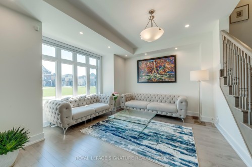 21 Kohn Lane, Markham, ON - Indoor Photo Showing Living Room