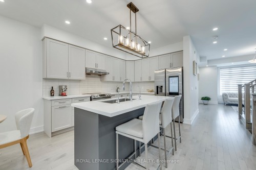 21 Kohn Lane, Markham, ON - Indoor Photo Showing Kitchen With Upgraded Kitchen