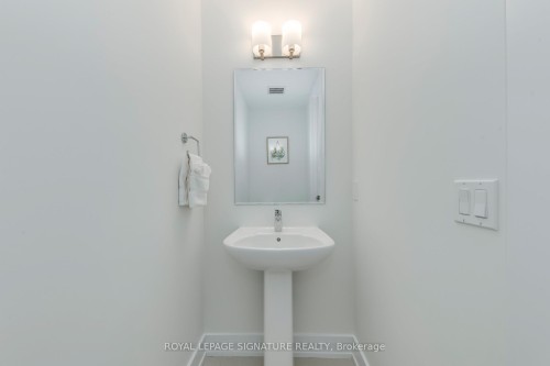 21 Kohn Lane, Markham, ON - Indoor Photo Showing Bathroom