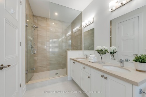 21 Kohn Lane, Markham, ON - Indoor Photo Showing Bathroom